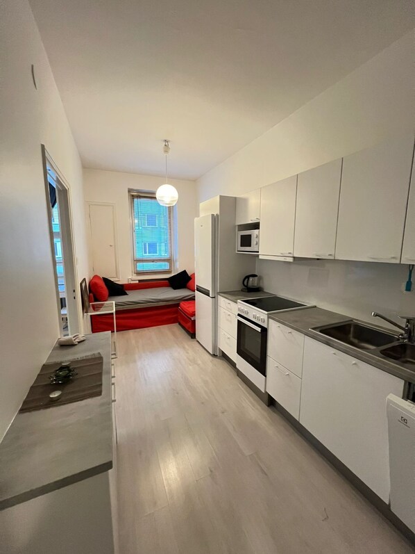 Private kitchen - Alcove Studio Apartment (Helsinki)