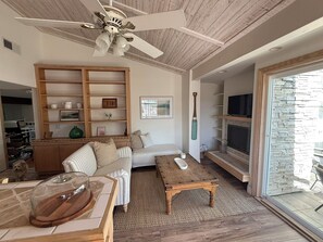 Smart TV, fireplace - 1BR Private Beachy Flat w/Deck in Costa Mesa Great 4 Nurses & Business Travelers (Costa Mesa)