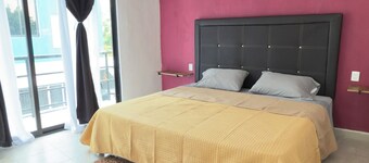 King Bed Climate TV Internet Hot water Parking Garden Central location