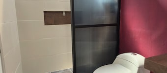 King Bed Climate TV Internet Hot water Parking Garden Central location