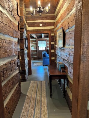 Interior - Blackberry Inn at Heritage Farm (Huntington)