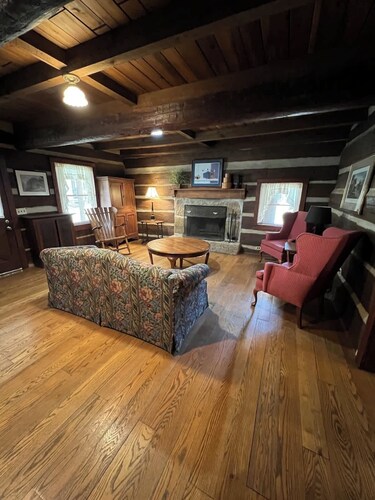 Strawberry Inn at Heritage Farm