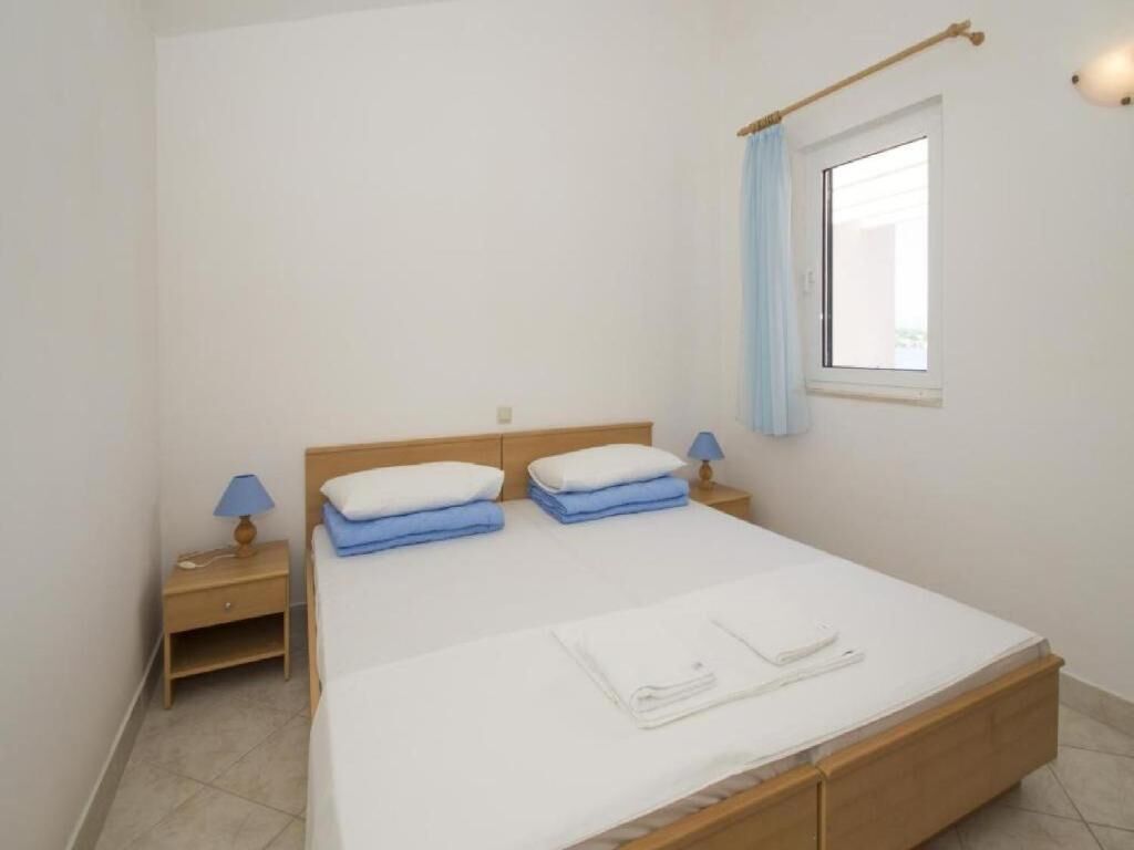1 bedroom, iron/ironing board, Internet, bed sheets