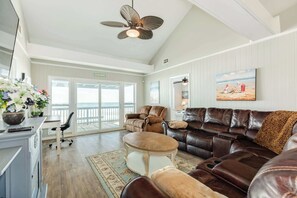 TV, fireplace, offices - Chelsea By The Sea - Breathtaking Views of Blue! (Freeport)