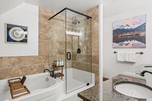 Hair dryer, towels - Luxury Penthouse Unparalleled Views & Comfort (Canmore)