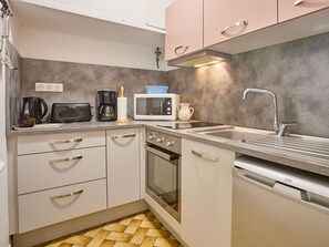 Fridge, microwave, oven, dishwasher - Cozy Ground Floor Studio 2 Pers, Pets allowed, Parking, Free Wifi (Barbotan-les-Thermes)