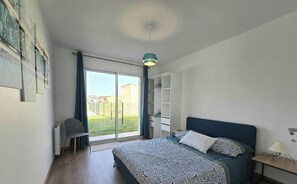 1 bedroom, free WiFi - House with pool and AC - 4 guests (SAINT LAURENT DES HOMMES)