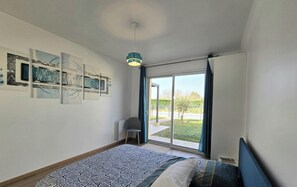 1 bedroom, free WiFi - House with pool and AC - 4 guests (SAINT LAURENT DES HOMMES)