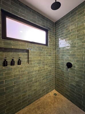 Hair dryer, towels, soap, toilet paper - House surrounded by nature only 20 min from Jaco| Pet friendly | Swimming pool| Groups (Esterillos Oeste)