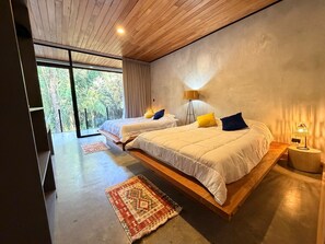 5 chambres, fer et planche à repasser, Wi-Fi, draps fournis