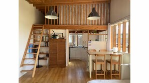 Interior - L'atelier 800m from the sea, atypical accommodation in an old country neighborhood (Plouescat)