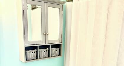 Cozy 1-bedroom 1st flr condo in serene Surfside Beach with comfortable King Bed