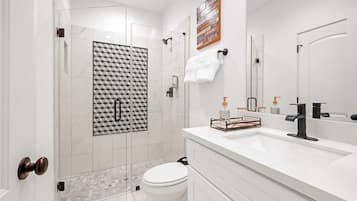 Towels, soap, shampoo, toilet paper