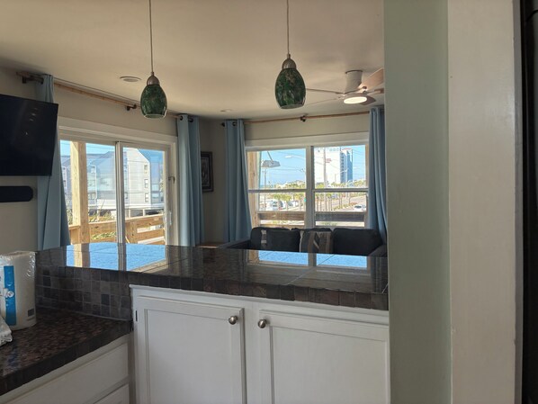 Interior - Downtown Gulf Shores Beach -Best Spot in Complex W/Panoramic Views-Pet Friendly (Gulf Shores)