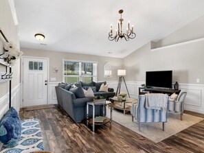 Living area - Lake Hartwell Retreat with Dock and Fire Pit (Anderson)