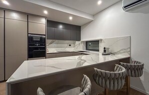Microwave, oven, stovetop, dishwasher - Stunning home in Seget Donji (Seget Donji)