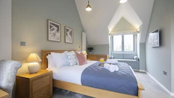 5 bedrooms, iron/ironing board, free WiFi, bed sheets
