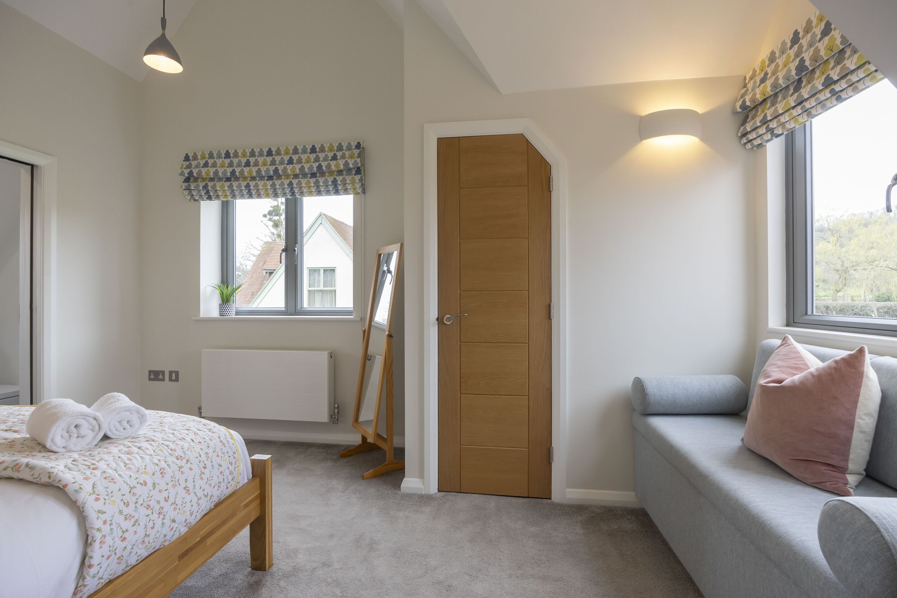 5 bedrooms, iron/ironing board, free WiFi, bed sheets