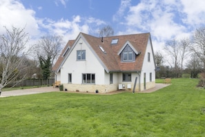 Exterior - Stunning Detached Countryside Home in Cheltenham (Cheltenham)