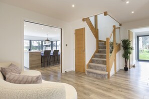 Interior - Stunning Detached Countryside Home in Cheltenham (Cheltenham)