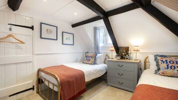 2 slaapkamers, een strijkplank/strijkijzer, gratis wifi, beddengoed