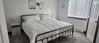 Pleasant 1-bedroom cottage in charming Manhattan