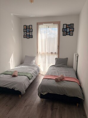 4 bedrooms, iron/ironing board, WiFi, bed sheets - DAKEY Home Disneyland Paris / Village Nature (Magny-le-Hongre)
