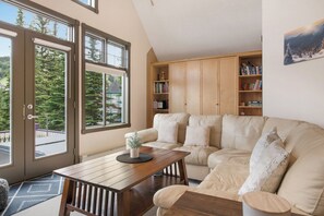 Fireplace - 3 Bedroom Duplex on lower knoll w/hot tub, sauna, close to trails and village (Vernon)