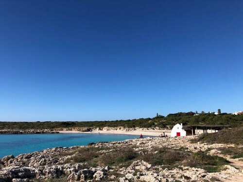 Binibeca, Sea 5 mn walk, villa with private pool, sea view, rooftop, nature