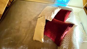 Internet, bed sheets