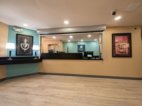 MainStay Suites Chicago, Hillside