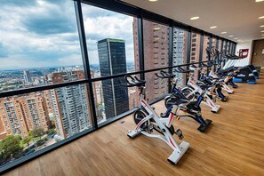 Fitness facility - Luxury Loft - Pool - Gym - Prime Location Near Monserrate & Museums in Bogotá (Bogotá)