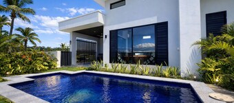 Solana Apartments 