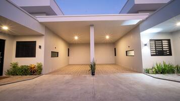 Deluxe-huone, patio | Terassi/patio