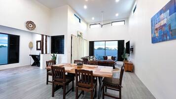 Habitación Deluxe, patio | Restauración