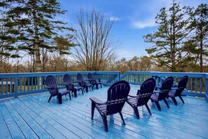 Terrace/patio - Dog’s Perfect Vacation｜54 Acres｜18 min Spring Hill (Columbia)