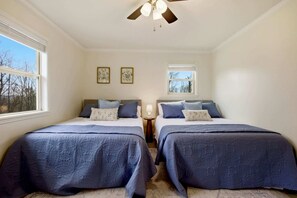 3 bedrooms, desk, iron/ironing board, travel cot - Dog’s Perfect Vacation｜54 Acres｜18 min Spring Hill (Columbia)