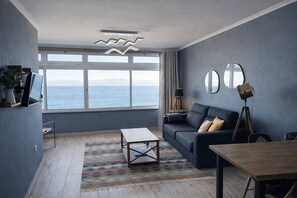 Living area - Pico Island Villa 9 - Prime Sea View Location (Cais do Pico)
