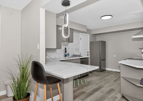 2BR Suite Near YYC Airport & Downtown - 4324 – UP