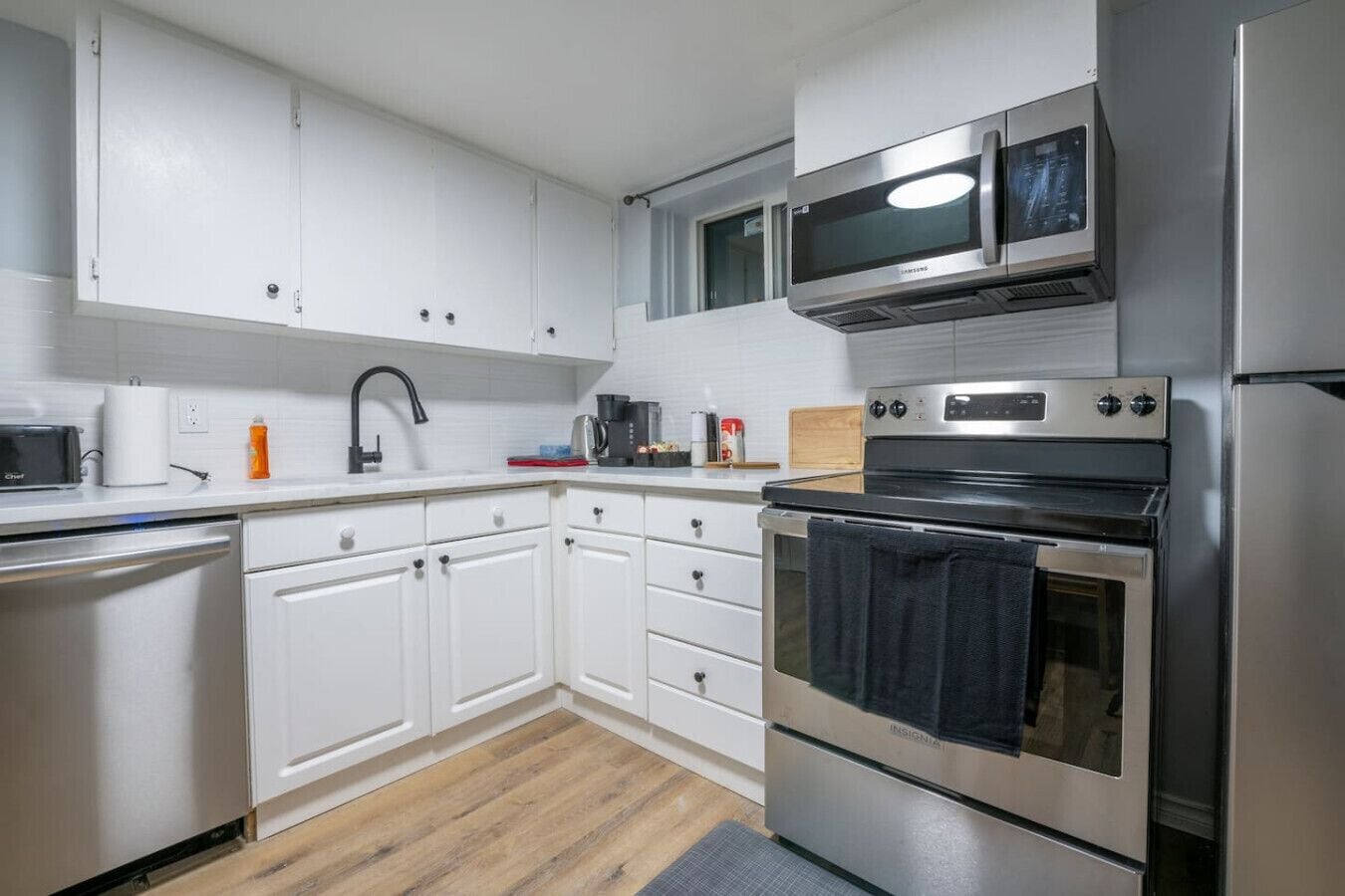 Fridge, microwave, dishwasher, coffee/tea maker