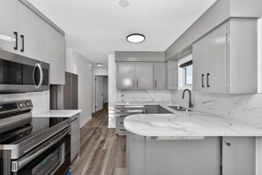 Refrigerador, microondas, horno, placa de cocina