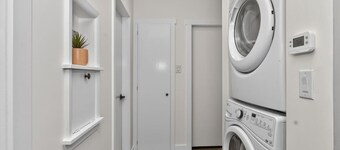 2BR Suite | Family Friendly | Near YYC Airport & Downtown - 4412  – UP