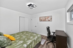 2 habitaciones, escritorio, tabla de planchar con plancha y wifi 