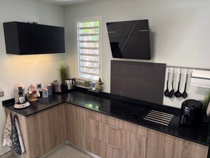 Private kitchen - Villa Papaye with private spa, walking distance to beaches at Helleux Sainte Anne (Sainte-Anne)