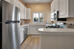 Ferienhaus, Haustiere gestattet, Parkblick | Eigene Küche