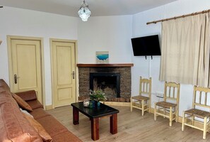 Living area - Casa Castillo Charming Rural Getaway (arahal)