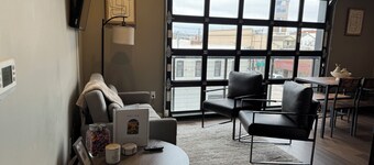 Cozy 1-bedroom condo in beautiful downtown Lawrence