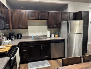 Private kitchen - Cozy 1-bedroom condo in beautiful downtown Lawrence (Lawrence)