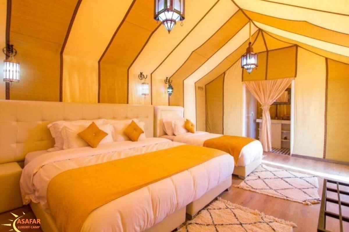 高级三人房, 沙漠景观 | 埃及棉床单、高档床上用品、羽绒被、Select Comfort 床