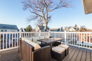 Outdoor dining - Comfortable 3BR House • Free Parking • Easy NYC Access • Ideal for Families (Yonkers)
